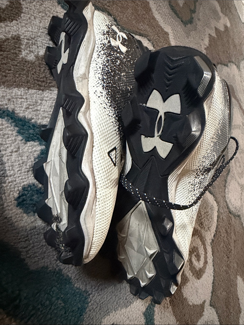 Under Armour Black and White Gradient Turf Cleats - Picture 3 of 7